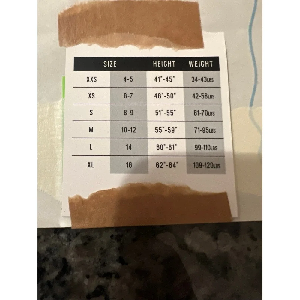 Girls size 16 shorts‎ (2079)